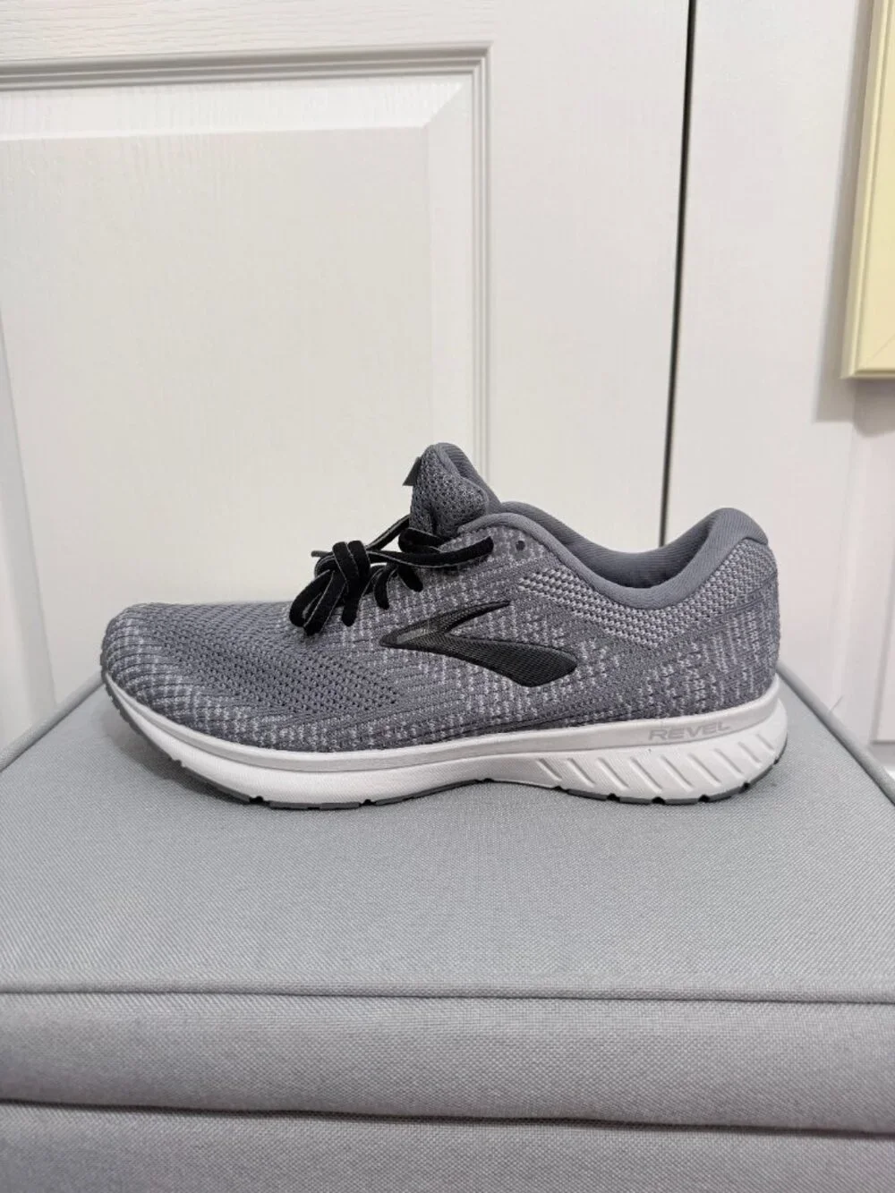 Grey Men Brooks Tennis Shoes